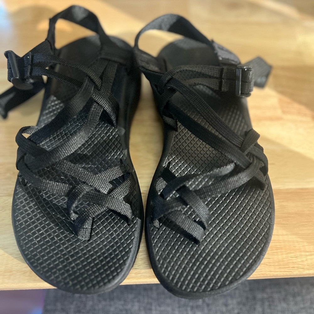 Women’s z-1 adjustable strap classic wide width sandal sz.8